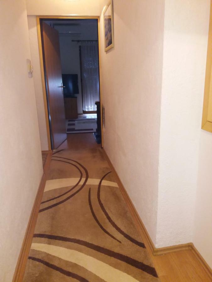 Blue Moon Apartment Licko Petrovo Selo Exterior photo