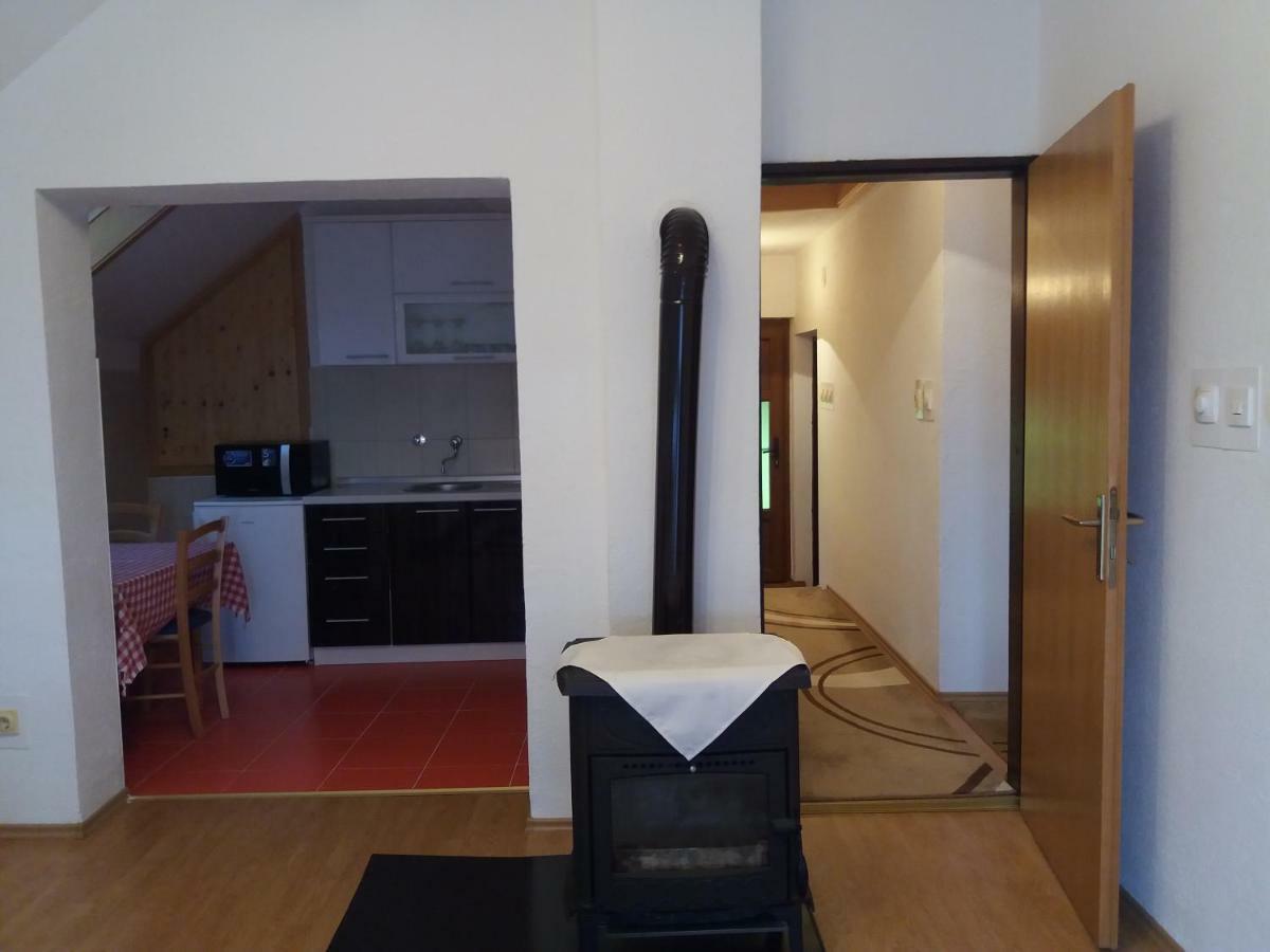 Blue Moon Apartment Licko Petrovo Selo Exterior photo