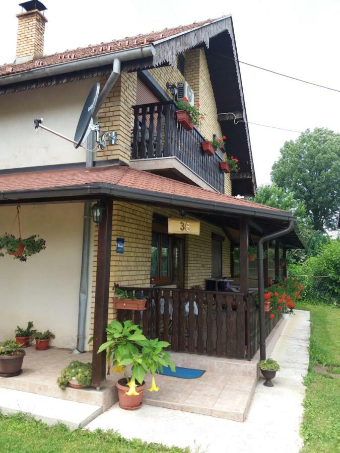 Blue Moon Apartment Licko Petrovo Selo Exterior photo